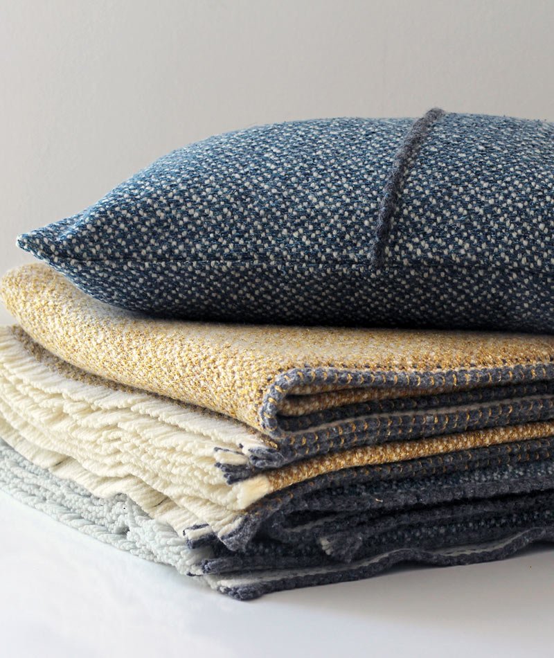hydra-blanket-teixidors-wool-silk