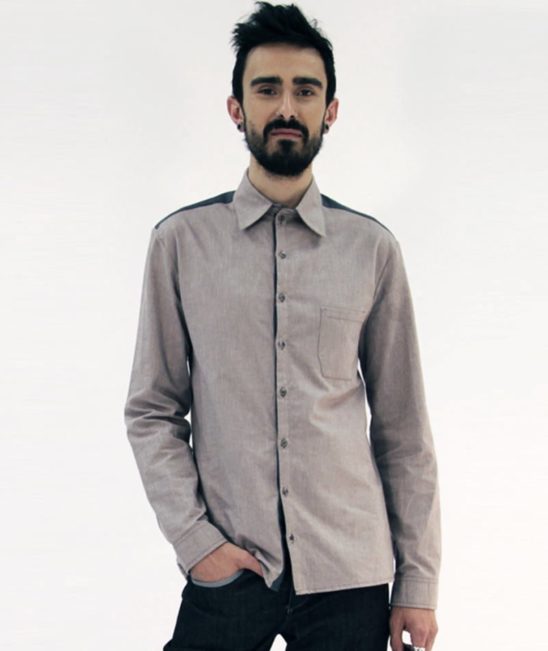 camisa ecológica fabricada en España de art and seams para The Goood Shop