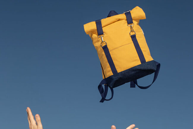 mochila enrollable de tela vegana