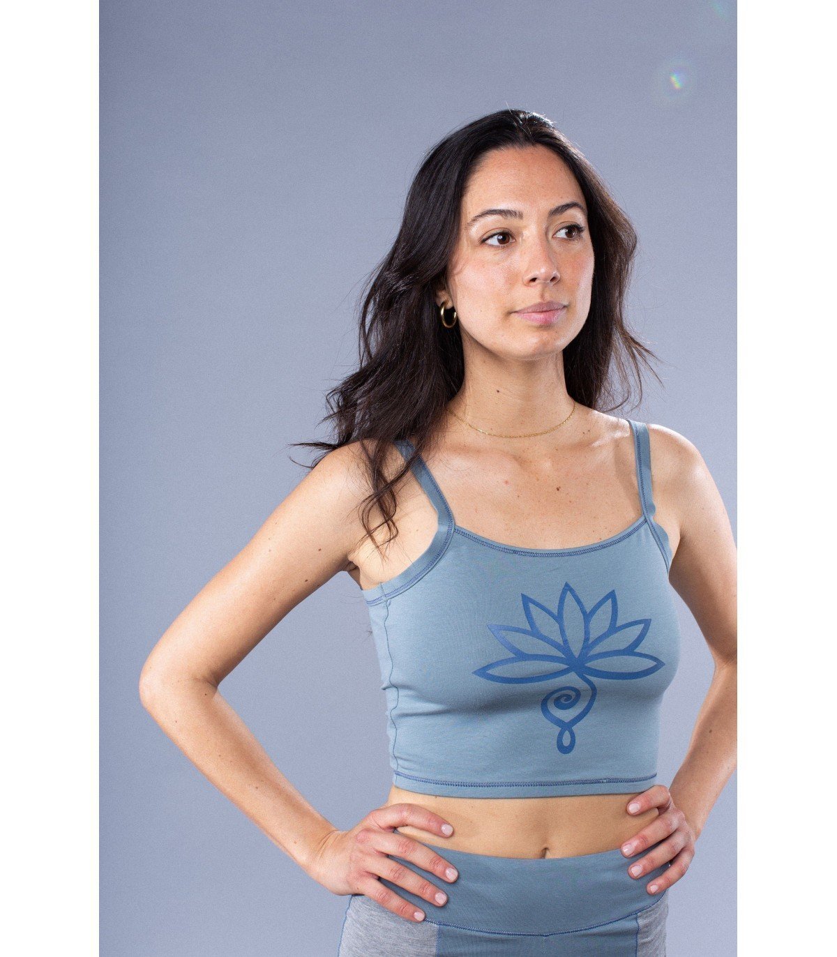 Top de yoga algodón orgánico con certificado GOTS azul Loto – The Goood Shop