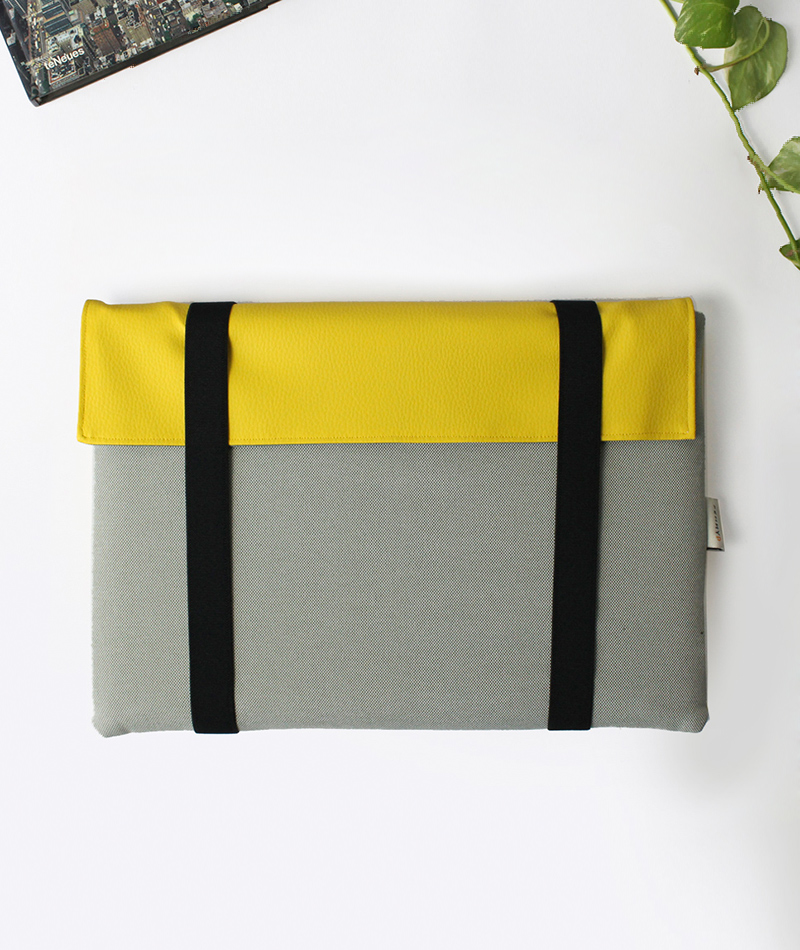 Laptop sleeve case custom size khaki and yellow made in Spain