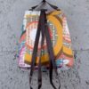 mochila hecha de residuos textiles