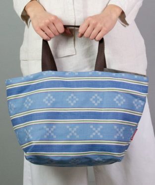 reversible-carrycot-bag-made-with-an-old-blue-mattress-fabric