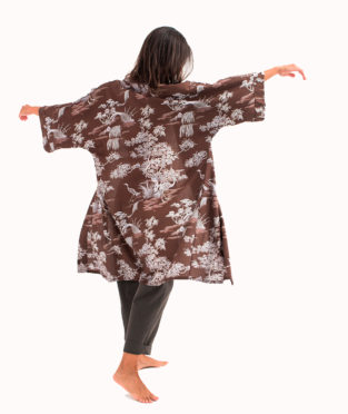 kimono marrón algodón cultivado en españa