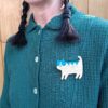 broche de madera con forma de gato