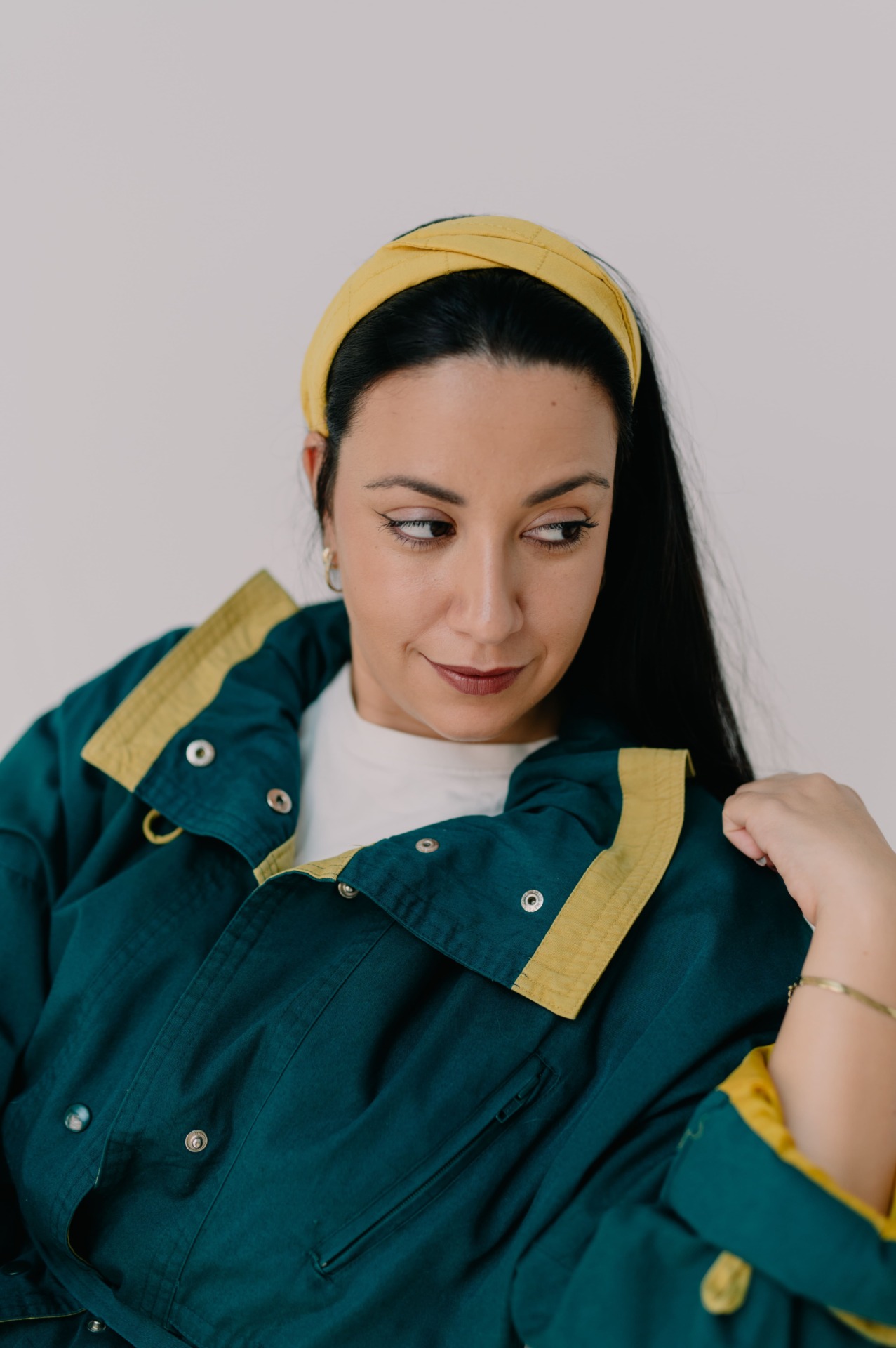 Diadema hecha a mano en Barcelona Mostaza